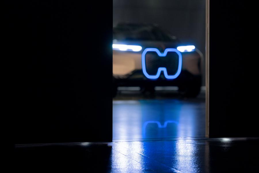  BMW Vision iNEXT 2018 года  (фото 61 из 128)